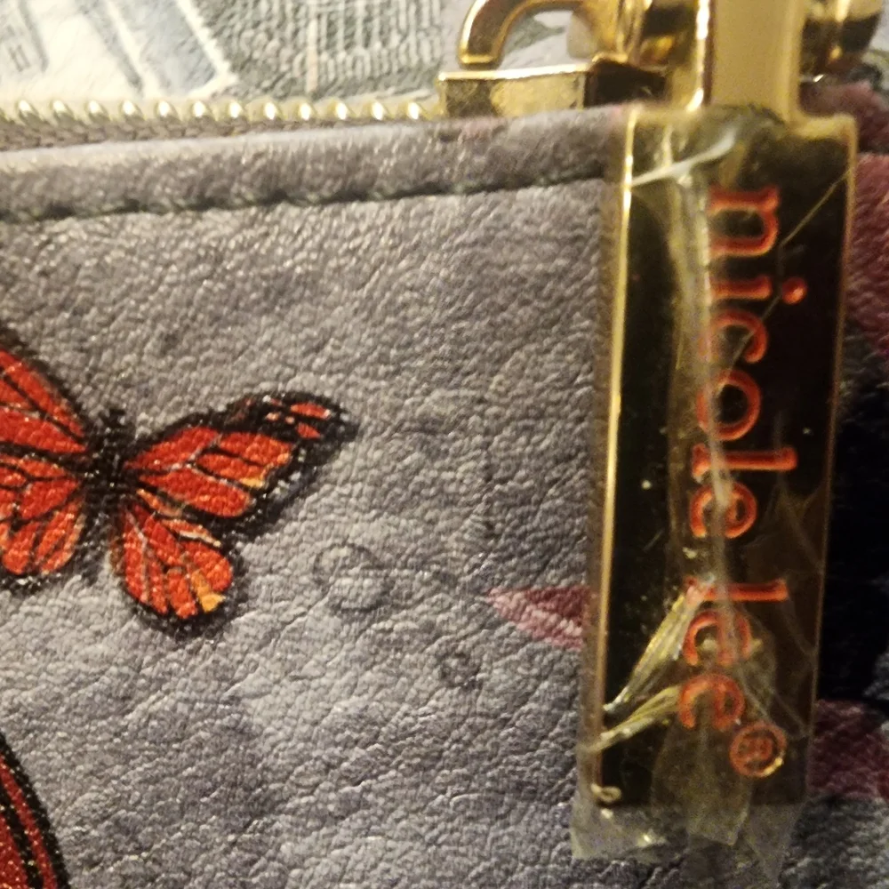 Nicole Lee Faux Leather Trifold Wallet "PARIS" New no Tags - Picture 8 of 14